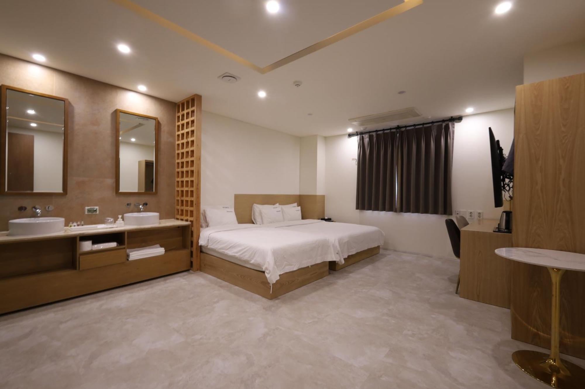 Trt Hotel Busan Exterior photo